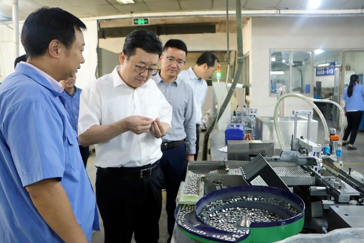 集团清静生产百日行动督导组到西无二集团、、汽车工业公司督导检查