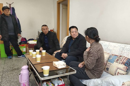 【“四进万家系列活动”】集团开展“进万家门、、、访万家情、、、解万家难、、、暖万家心”活动